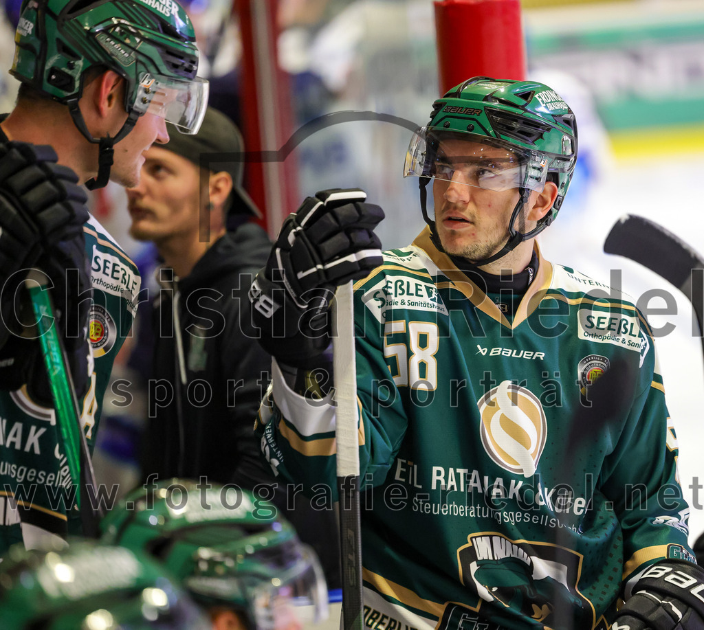 2025-09-26_053_TSV_Erding_gegen_SC_Riessersee | Erding, Deutschland, 26.09.2025:Eishockey, Oberliga Süd 2025 / 2026, 3. Spieltag, TSV Erding gegen SC Riessersee, Endergebnis: 3:5Paul Pfenninger (Erding Gladiators, #58)Foto: Christian Riedel / fotografie-riedel.net