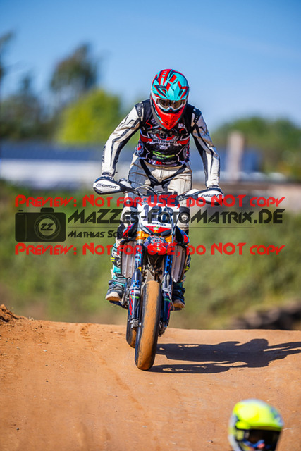 MaZZes_FotoMatrix_230916_1501 | S4