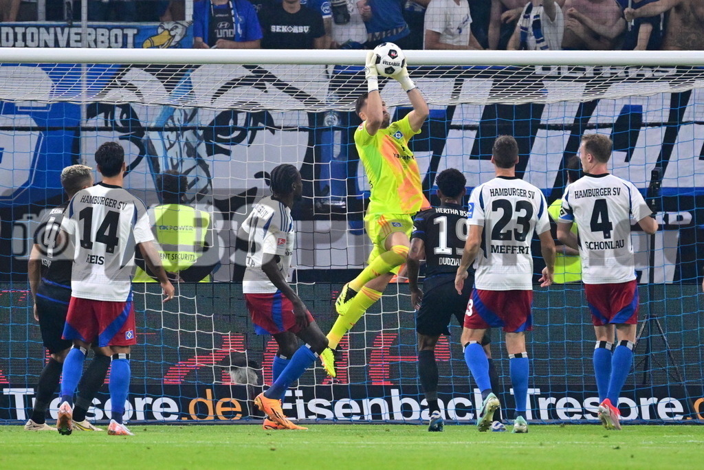 KBS Picture_HSV-HerthaBSC_038 | v.l. Reis Ludovit (HSV) , Jatta Bakery (HSV) , Heuer Fernandes Daniel (HSV) , Dudziak Jeremy (Hertha BSC) , Meffert Jonas (HSV) , Schonlau Sebastian (HSV) ,Sportplatz :  Volksparkstadion, - Realisiert mit Pictrs.com