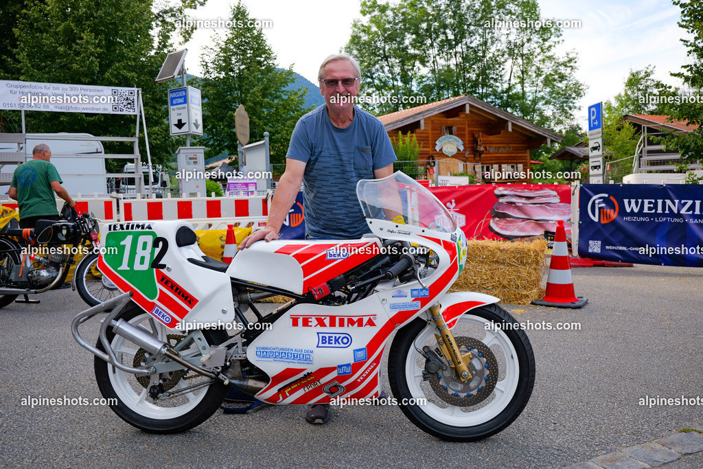 P1014652 | Erleben Sie atemberaubende, hochqualitative Fotos Ihrer Fahrt entlang der malerischen Alpenstraßen. Besuchen Sie alpineshots.com, um professionelle Aufnahmen Ihrer unvergesslichen Reise zu finden und zu kaufen - Realisiert mit Pictrs.com