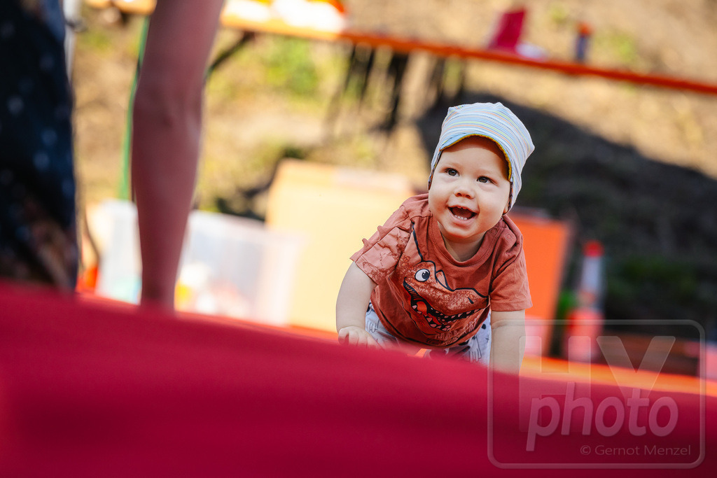 16. Hoywoj-CityLauf im Sportforum Hoyerswerda - 16.09.2023 | 10m VdK-Windel-Flitzer - Realisiert mit Pictrs.com