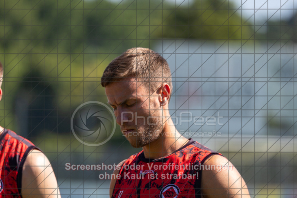 20250629_103942_0539 | #,1.Göppinger SV, Fussball, Oberliga BW - Trainingsauftakt, Saison 2025/2026, Rasensportplatz Stadion SV Göppingen, Hohenstaufenstr. 116, 73033 Göppingen, 29.06.2025 - 10:30 Uhr,Foto: PhotoPeet-Sportfotografie/Peter Harich