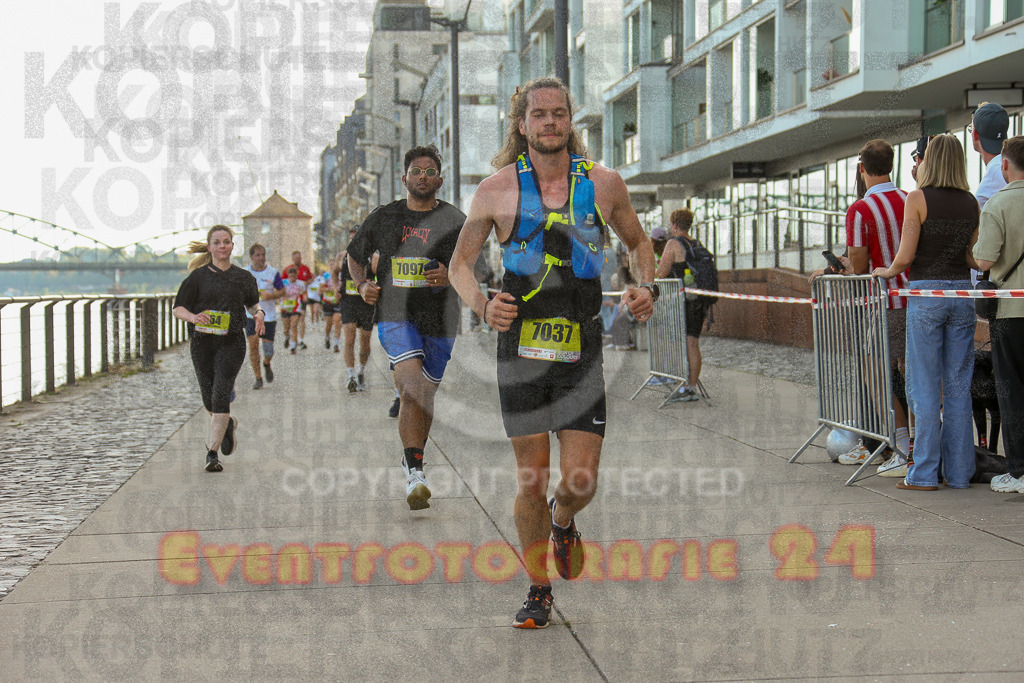 250920_1452_EX1_8034 | Sportfotografie im Rhein-Sieg Kreis, Köln, Bonn, NRW, Rheinland Pfalz, Hessen, etc. Unser Tätigkeitsfeld umfasst den Laufsport vom Volkslauf über den Marathon, Duathlon, Triathon bis zum Ultralauf wie Kölnpfad Ultra oder Schindertrail.