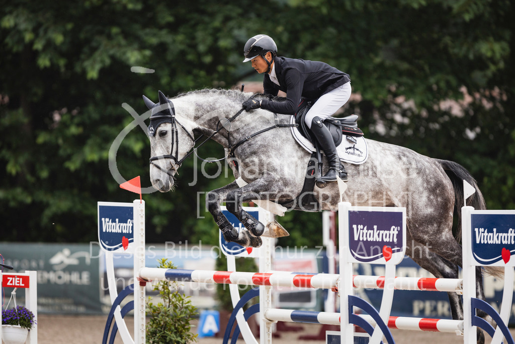 250610_Mühlen_SprPf-L1-318 | Deine schönsten Turniermomente als professionelle Fotos! Entdecke hochwertige Pferdesport-Fotografie im Online-Shop. Jetzt Fotos finden & bestellen!