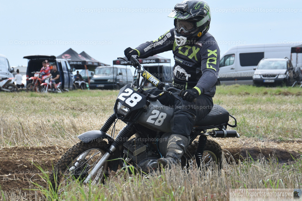 DSC_0194 (2) | Sportfotografie , Motorsport, Motoross, Reitsport, Mointainbike, Enduro,
Landschaft , Outdoor, Eventfotografie, Landschaft, Bilder online bestellen - Realisiert mit Pictrs.com