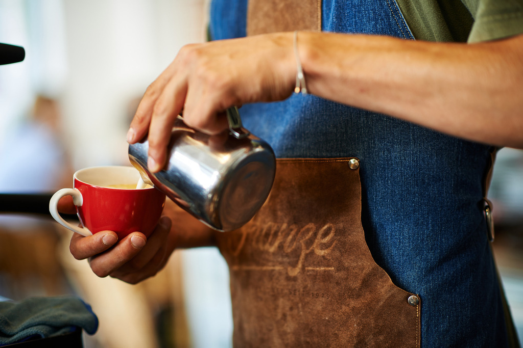 Cafebrennerei Franze | Wien, Austria - July 24, 2019: Cafebrennerei Franze am Kutschkermarkt. - Realisiert mit Pictrs.com