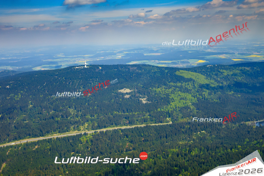 Die Luftaufnahme Schneeberg - Weissenstadter-forst wurde vom UL-Flugzeug (keine Drohne) aus fotografiert.Hohe Druck- Auflösung-die Geschenkidee!