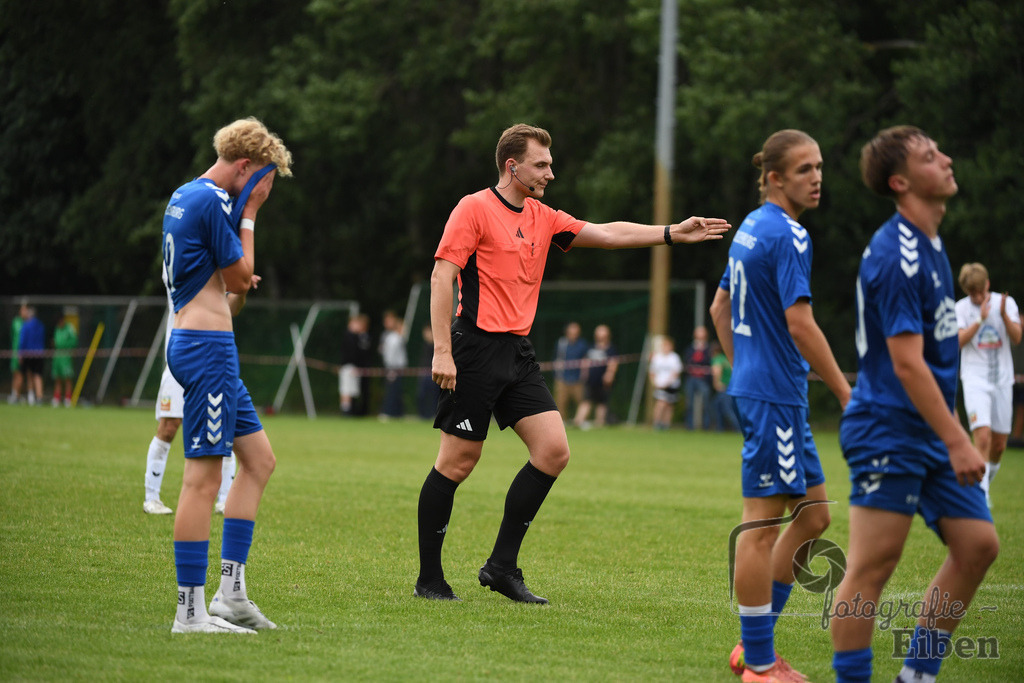 Sport-Duwe Cup | Sport-Duwe Cup Oldenburg; SSV Jeddenloh (weiß)-VFB Oldenburg (blau) am 05.07.2025 in Oldenburg (Sportanlage TuS Eversten), Photo: Philip Eiben 2025 - Realisiert mit Pictrs.com