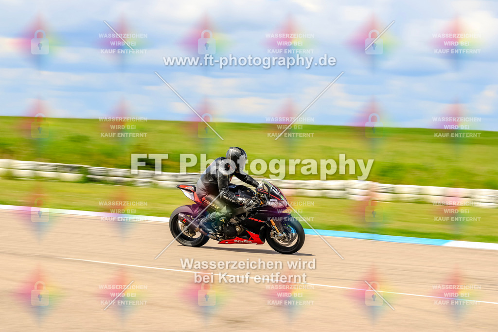 MotoTeam-0549 | Hier findet Ihr Bilder von Touristenfahrten auf der Nürburgring Nordschleife oder von anderen Veranstaltungen die ich besucht habe. Viel Spass beim Durch Schauen 