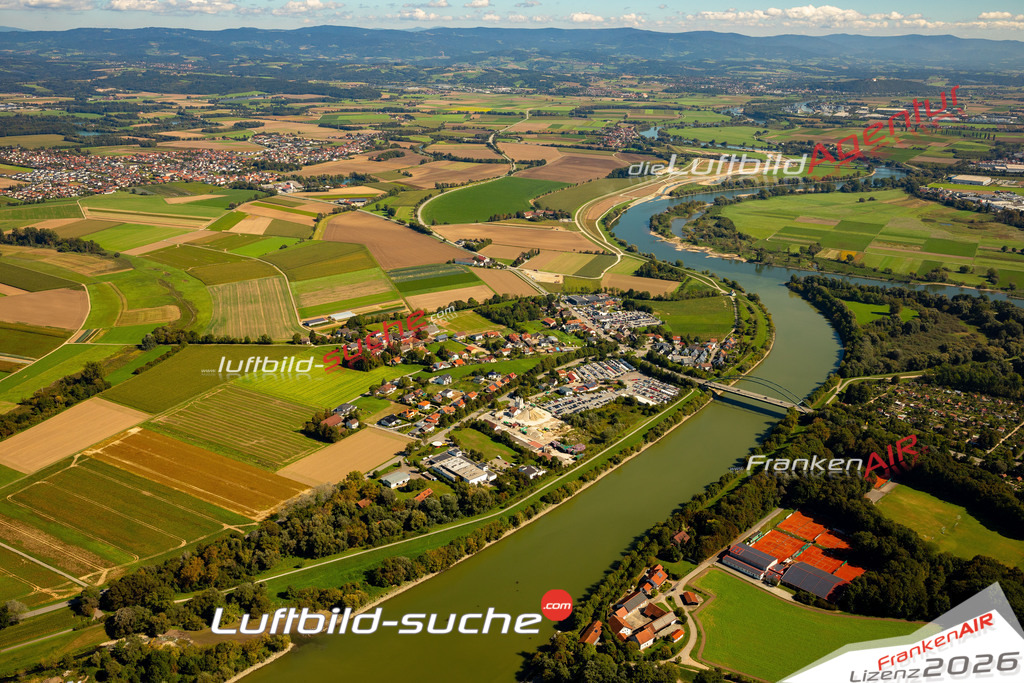 Das Luftbild zeigt : Hornstorf Straubing - Die Luftaufnahme wurde 2023 vom UL-Flugzeug aus erstellt ( keine Drohne ) - Hochauflösende Luftaufnahme - Für grossformatige Ausdrucke geeignet. Die Geschenkidee !Mit Lizenz und Bildrechte bestellbar