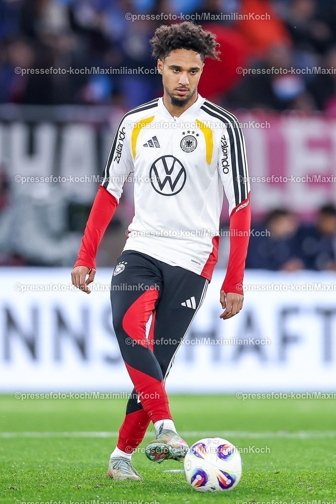 DFB14112503008 | 14.11.2025, Fußball, Länderspiel, WM-Qualifikation Europa, Deutschland - Luxemburg, Stade de Luxembourg (Croix de Gasperich, Luxemburg), 9. Spieltag, Saison 2025 2026: Kevin Schade (GER #16)  Regulations prohibit any use of photographs as image sequences and or quasi-video.