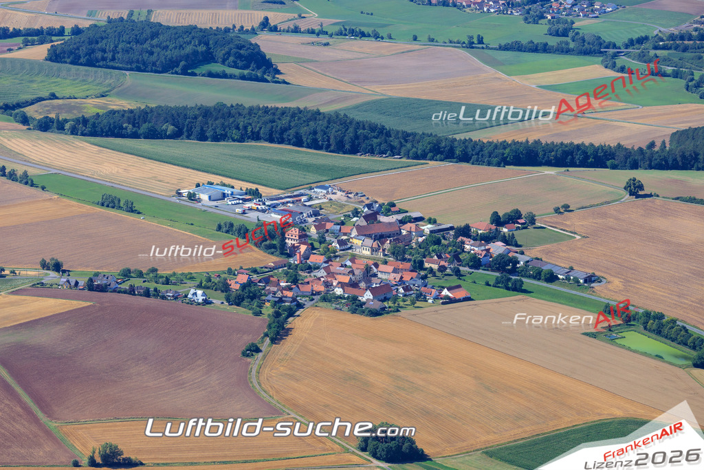 Die Luftaufnahme der Stadt Ebern wurde vom UL-Flugzeug heraus erstellt ( keine Drohne )- hohe Auflösung für beste Qualität