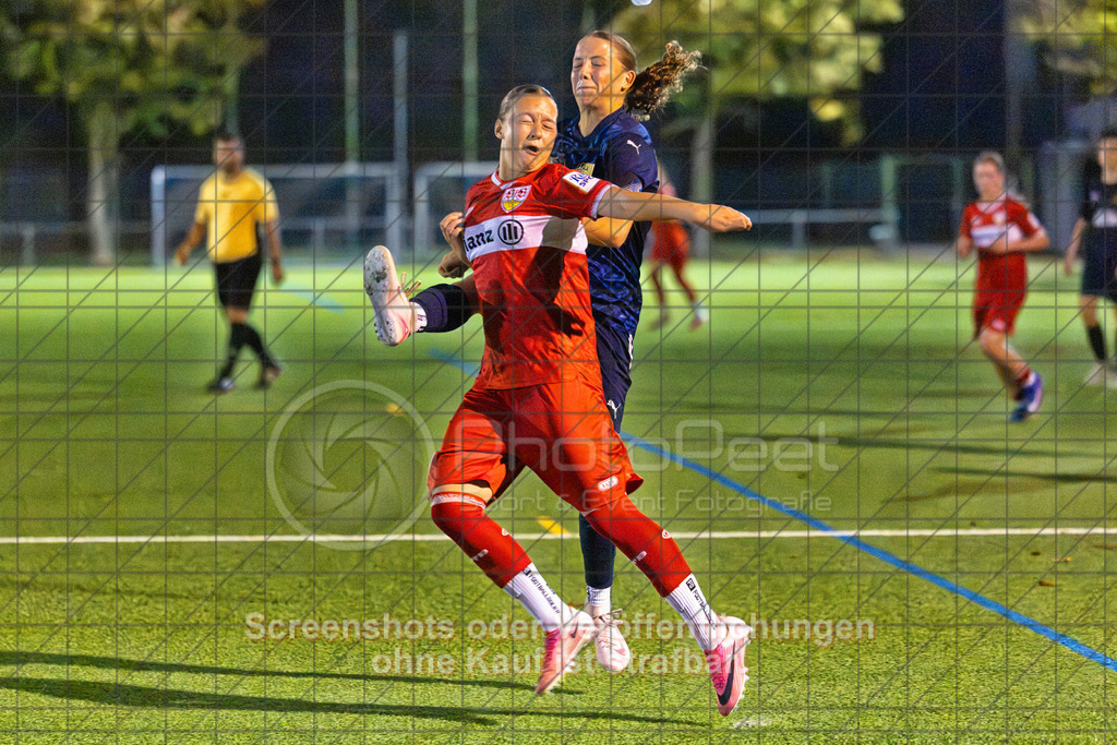 20261007_193249_0100-Bearbeitet_(c)_by_PhotoPeet | #,ASV Spartania Eislingen (blau) vs. VFB Stuttgart (rot), Fußball, Verbandspokal der B-Juniorinnen,  Saison 2026/2027, Kunstrasenplatz, Öschhalle, 73054 Eislingen, 07.10.2026 - 18:30 Uhr,Foto: PhotoPeet / Sport- &amp; Eventfotografie / Peter Harich