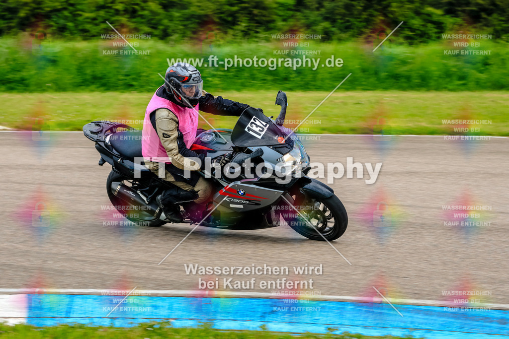 MotoTeam-9763 | Hier findet Ihr Bilder von Touristenfahrten auf der Nürburgring Nordschleife oder von anderen Veranstaltungen die ich besucht habe. Viel Spass beim Durch Schauen 