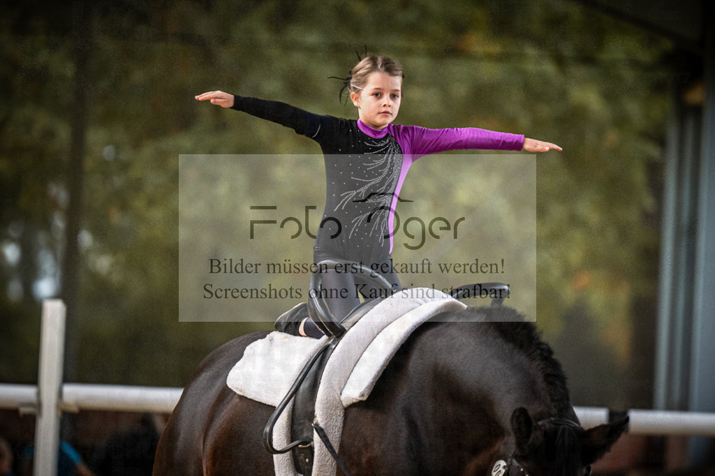 DOS_0081 | Entdecke hochwertige Reitturnierfotos von Foto Oger. Professionell, emotional und authentisch – jetzt Lieblingsmomente im Shop bestellen.Deutschlandweite Turnierfotografie. - Realisiert mit Pictrs.com