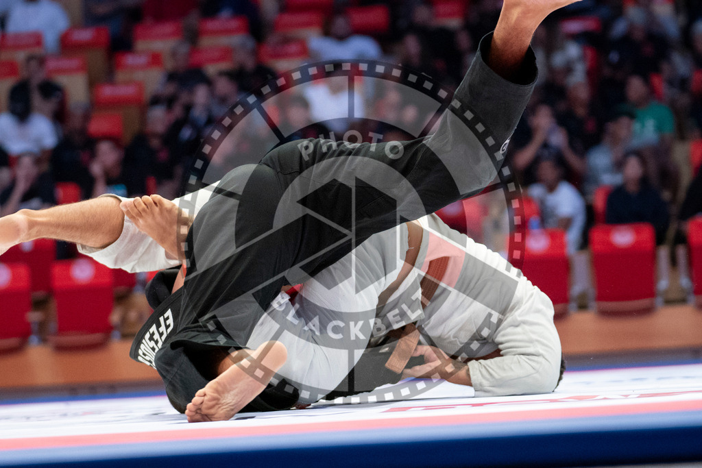 20231108PBB1469 | Fighters compete during the AJP World Professional Championship in the Mubadala Arena in Abu Dhabi, Arab United Emirates, on November 8, 2023.