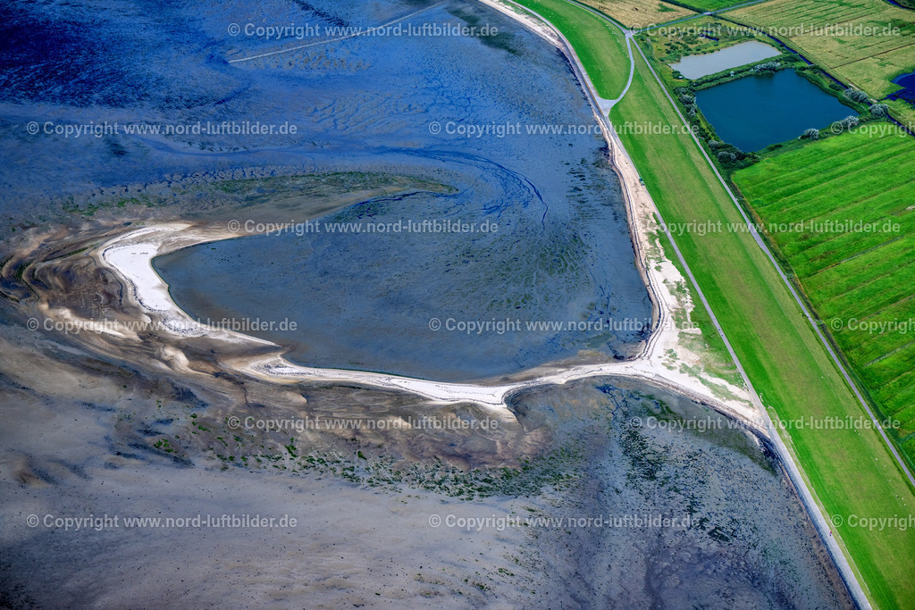 Sylt_Morsum_Deich_Sandbank_Im_Wattenmeer_ELS_5194130825 | SYLT 13.08.2025 Küstenbereich der der Insel Sylt - Insel in Sylt-Ost im Bundesland Schleswig-Holstein, Deutschland. // Coastal area of Insel Sylt - Island in Sylt-Ost in the state Schleswig-Holstein, Germany. Foto: Martin Elsen