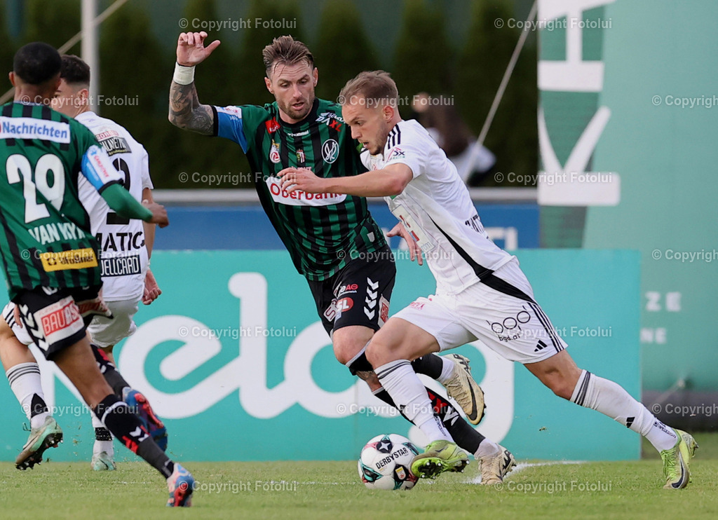 A_LUI_18102025_0009 | SPORT FUSSBALL ADMIRAL BUNDESLIGA RZ PELLETS WAC-SV OBERBANK RIED 18.10.25 IM BILD:ANGELO GATTERMAYER  (WAC) UND MICHAEL SOLLBAUER (RIED) FOTO:FOTOLUI/MW