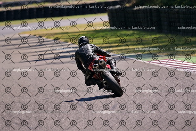 26bt05-1361 | markuskiefer.com - Realisiert mit Pictrs.com