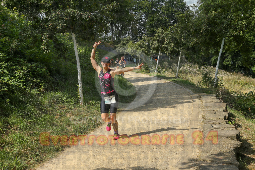 250824_1444_EX1_7357 | Sportfotografie im Rhein-Sieg Kreis, Köln, Bonn, NRW, Rheinland Pfalz, Hessen, etc. Unser Tätigkeitsfeld umfasst den Laufsport vom Volkslauf über den Marathon, Duathlon, Triathon bis zum Ultralauf wie Kölnpfad Ultra oder Schindertrail.