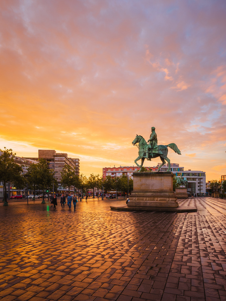 FriederikeFuchs-Residenzschloss-2 | Entdecke exklusive Fotokunst aus Braunschweig: Bildband, Leinwände, Postkarten, Kalender, digitale Downloads & Bildlizenzen. Jetzt im offiziellen Beautiful Braunschweig Shop! - Realisiert mit Pictrs.com