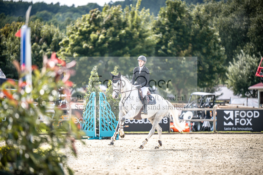 DOS_8461 | Entdecke hochwertige Reitturnierfotos von Foto Oger. Professionell, emotional und authentisch – jetzt Lieblingsmomente im Shop bestellen. - Realisiert mit Pictrs.com