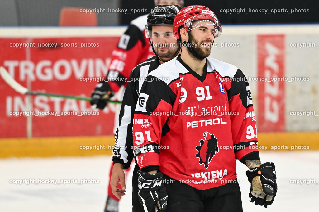 HDD Jesenice vs. EC Bregenzerwald 30.9.2022 | #91 Jezovsek Zan, SCHWEIGHOFER Mark Referee,