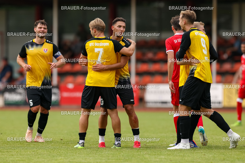 1_SVSKFC_20250726_0671.JPG -  - SV Schermbeck - KFC Uerdingen  - Testspiel | Schermbeck, Deutschland, 26.07.25: Alexander Lipinski (KFC Uerdingen) Torjubel, jubelt mit seiner Mannschaft nach dem Treffer zum 0:3 während des Testspiel Spiels zwischen SV Schermbeck - KFC Uerdingen  in der Volksbank Arena am 26. July 2025 in Schermbeck, Deutschland. (Foto von Stefan Brauer/Brauer-Fotoagentur)