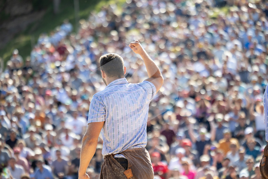 Rigi2025_2780 | Die Schwinger des Schwyzer Kantonalen Schwingerverbandes: Fotos, die Dynamik und Leidenschaft festhalten, sowie emotionale Momente aus dem traditionellen Schwingsport zeigen. - Realisiert mit Pictrs.com