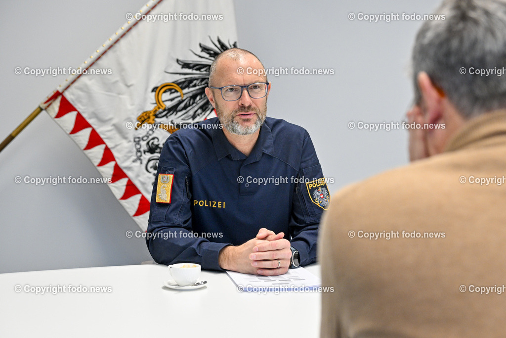 Andreas Pilsl_ Landespolizeidirektor Ooe_ 28.12.2023-7 | 28.12.2023, Landespolizeidirektion Oberoesterreich, AUT, Andreas Pilsl, im Bild Andreas Pilsl (Landespolizeidirektor Ooe), Christoph Gantner (Krone Redaktion Linz)