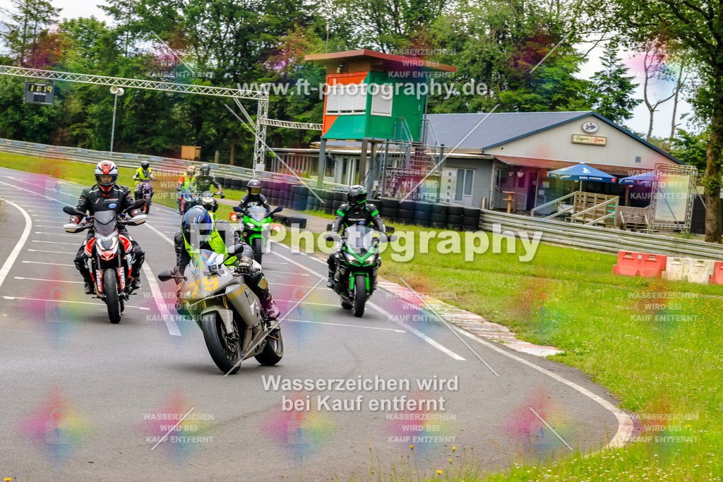 VBK-7855 | Hier findet Ihr Bilder von Touristenfahrten auf der Nürburgring Nordschleife oder von anderen Veranstaltungen die ich besucht habe. Viel Spass beim Durch Schauen 