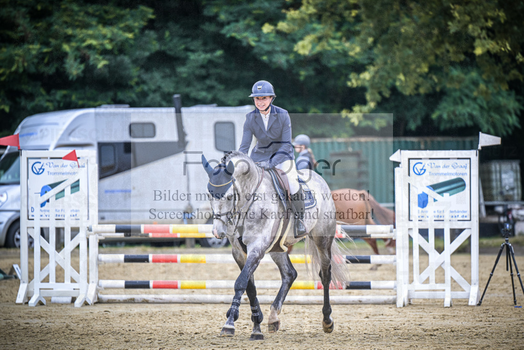 DOS_4044 | Entdecke hochwertige Reitturnierfotos von Foto Oger. Professionell, emotional und authentisch – jetzt Lieblingsmomente im Shop bestellen.Deutschlandweite Turnierfotografie. - Realisiert mit Pictrs.com
