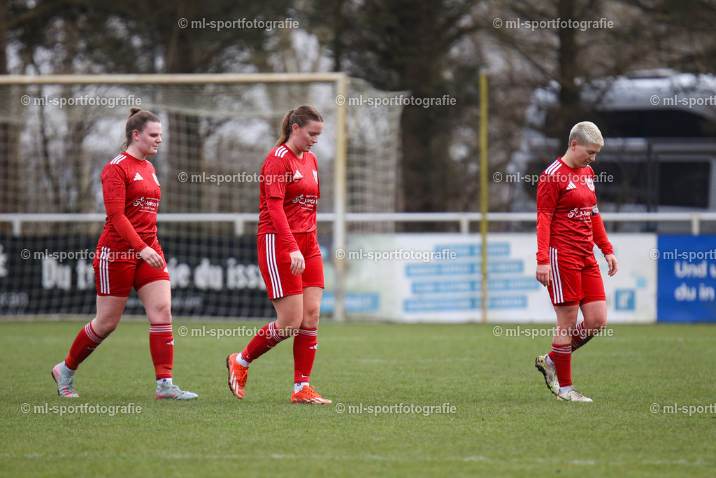 Fußball I Frauen I Saison 2025/2026 I Oberliga Schleswig-Holstein I 14. Spieltag I SV Frisia 03 Risum-Lindholm - SV Wahlstedt | ml-sportfotografie - Realisiert mit Pictrs.com