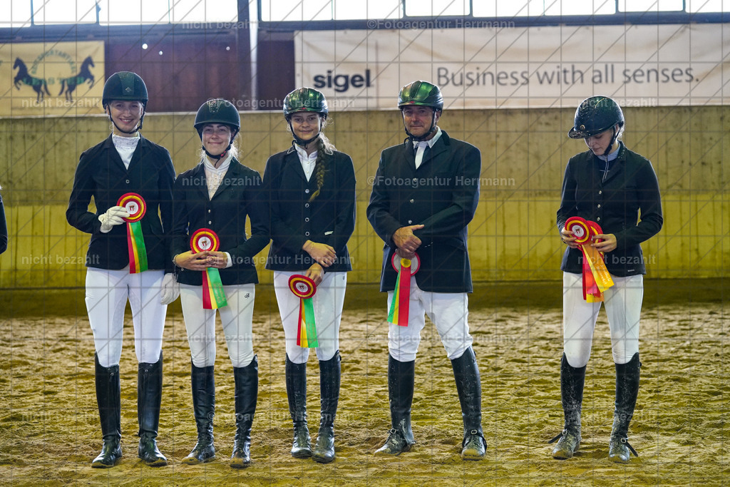 20221002-FAH09692 | Obberbayerische Meisterschaften Vielseitigkeit 2022, Schwäbische Meisterschaften Vielseitigkeit 2022, Mertingen, Schwaben, Bayern, Geländeturnier, Buschreiter, Turnierfotografen Bayern, Fotoagentur Herrmann,  Bayerische Meisterschaften VS Jun. / JR / Pony:, Turnierbilder, Pferdebilder, Turnierfotos, Pferdesortfotografie, Reitsportfotograf, Pferdeshooting