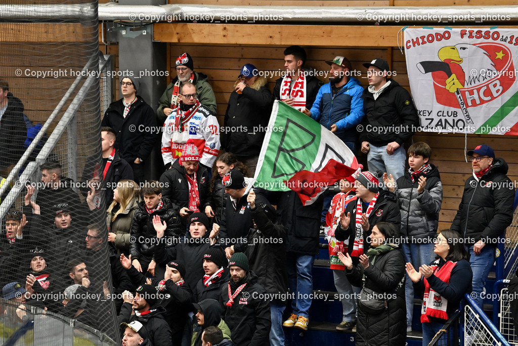 EC IDM WÄRMEPUMPEN VSV vs. HCB Südtirol Alperia | HC Bozen Fans, EC IDM WÄRMEPUMPEN VSV vs. HCB Südtirol Alperia, EC IDM WÄRMEPUMPEN VSV vs. HCB Südtirol Alperia am 28.12.2025 in Villach (Stadthalle Villach), Austria, (Photo by Bernd Stefan)