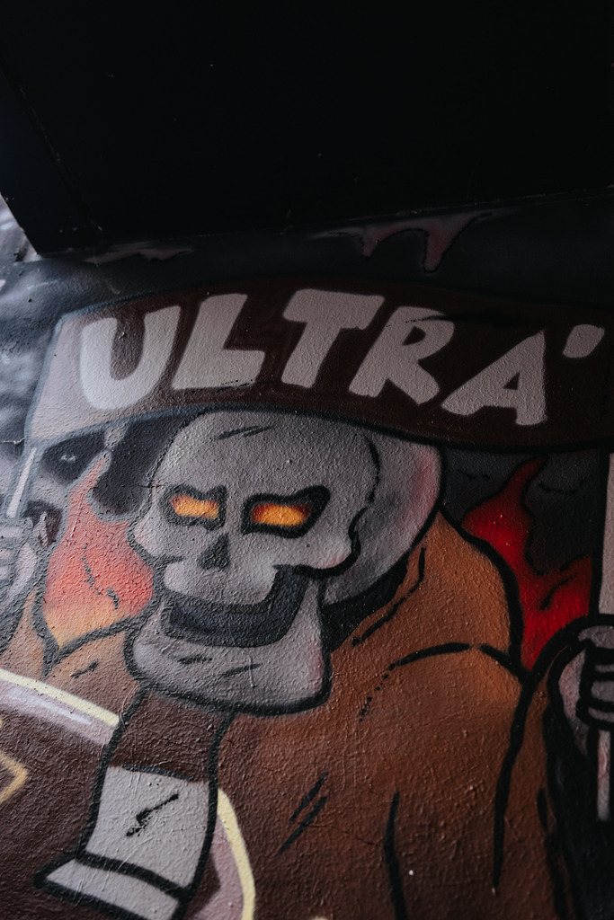 FCS05091 | Der offizielle Shop für FC St. Pauli Fotos. Wähle aus Spielszenen & Fanmomenten dein FCSP Wunschformat. Wir liefern Millerntor-Atmosphäre.