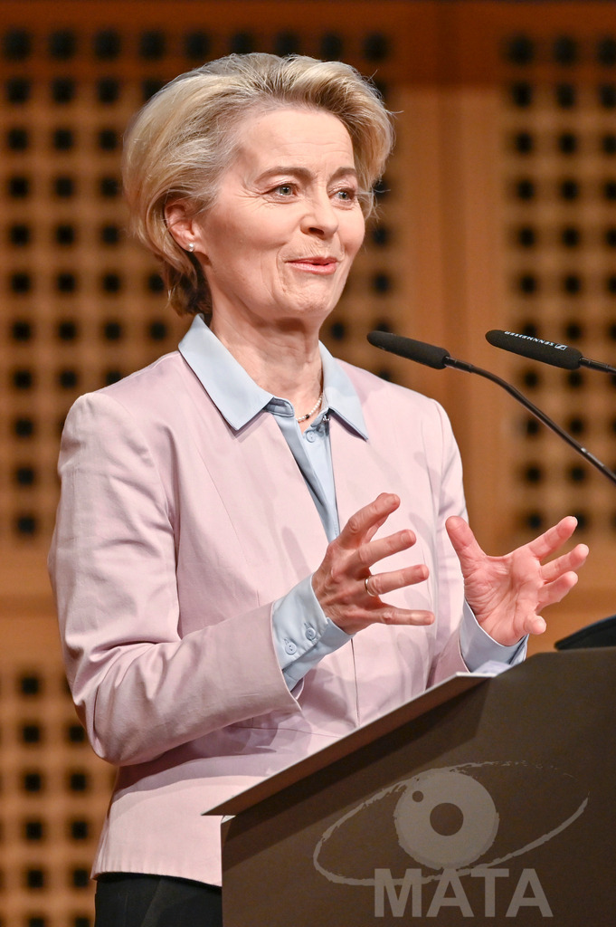 _DWI0648 | Politikerin Ursula von der Leyen beim CDU-NRW Neujahrsempfang in Düsseldorf. Düsseldorf, 28.01.2023 - Realisiert mit Pictrs.com