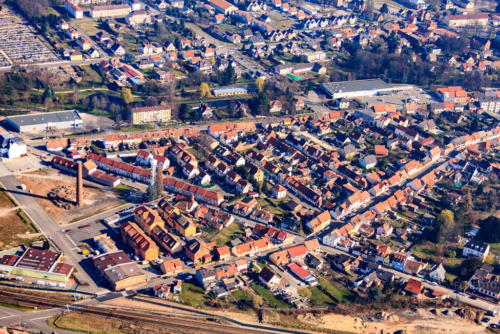 Vue aérienne: Rue de la République à Bischwiller dans le département Bas Rhin, France.Photo: IMG_62861.jpg prise le 09/03/2014 par Werner Riehm/FLY-FOTO.euRésolution de l'original: 4752 x 3168 px