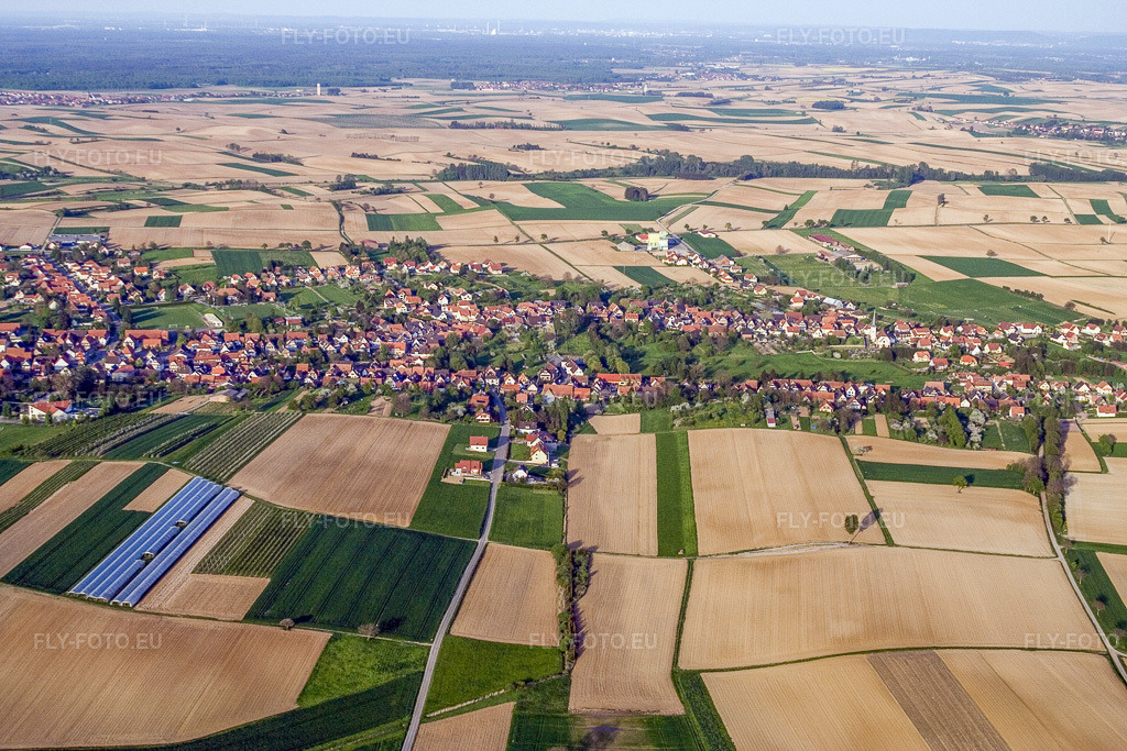 Vue aérienne: Vue de la ville depuis l'ouest à Seebach dans le département Bas Rhin, France – .Photo: IMG_10622.jpg prise le 04/05/2008 par Werner Riehm/FLY-FOTO.eu – Résolution de l'original: 3456 x 2304 px