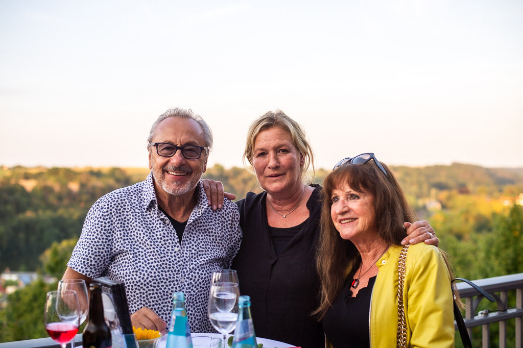 Flower Tales | Suzanne von Borsody und Kurt Holzkämper mit Lesung Flower Tales im Forte Belvedere Leisnig zum Festival Hallo Leisnig 2022. - Realisiert mit Pictrs.com
