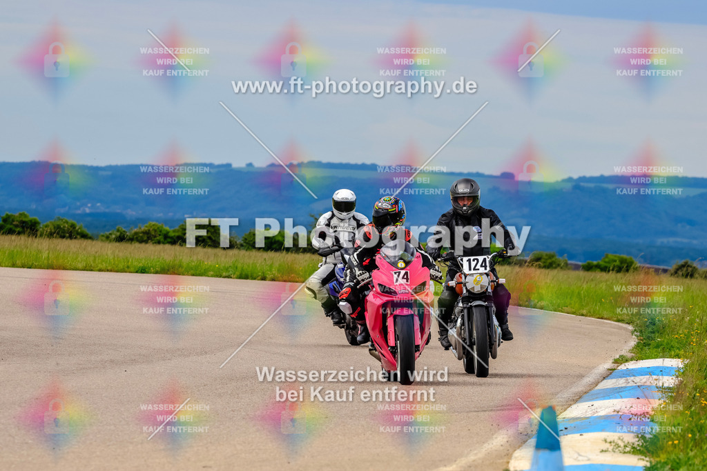 MotoTeam-2467 | Hier findet Ihr Bilder von Touristenfahrten auf der Nürburgring Nordschleife oder von anderen Veranstaltungen die ich besucht habe. Viel Spass beim Durch Schauen 