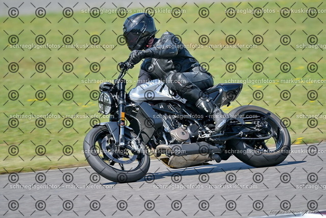 26BT01-1827 | 701 - Realisiert mit Pictrs.com