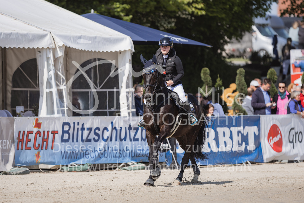 230519_MayDays_Stil-A2-U25-131 | Deine schönsten Turniermomente als professionelle Fotos! Entdecke hochwertige Pferdesport-Fotografie im Online-Shop. Jetzt Fotos finden & bestellen!