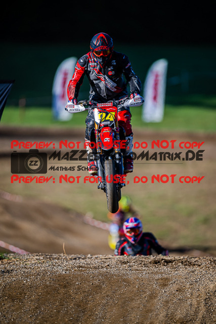 MaZZes_FotoMatrix_220903_9199 | UE40