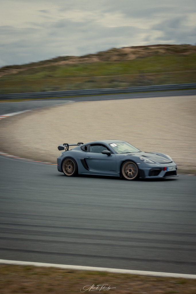 R6PZ0911 _Alexander Tschuncky | Entdecken Sie die faszinierende Welt von Alexander Tschuncky Arts: Kreative Fotografie, atemberaubende Automobilkunst und hochwertiger Bilderdruck. Lassen Sie sich inspirieren! - Realisiert mit Pictrs.com