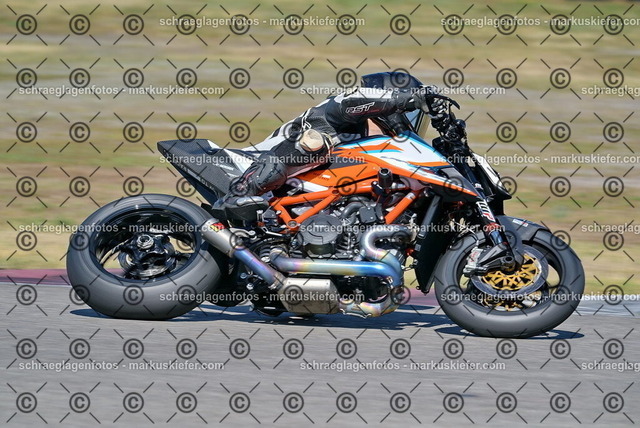 26bt04-0688 | markuskiefer.com - Realisiert mit Pictrs.com