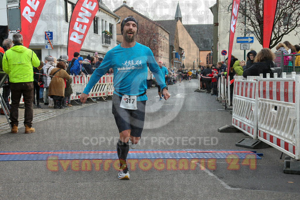 221127_1216_EX1_2267 | Sportfotografie im Rhein-Sieg Kreis, Köln, Bonn, NRW, Rheinland Pfalz, Hessen, etc. Unser Tätigkeitsfeld umfasst den Laufsport vom Volkslauf über den Marathon, Duathlon, Triathon bis zum Ultralauf wie Kölnpfad Ultra oder Schindertrail.