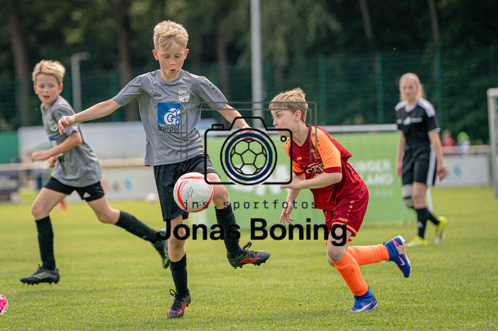 Fußball I E-Junioren I Saison 2025-2026 I OM-Cup Lüsche I Samstag  I 22721 | jns.sportfotos - Realisiert mit Pictrs.com