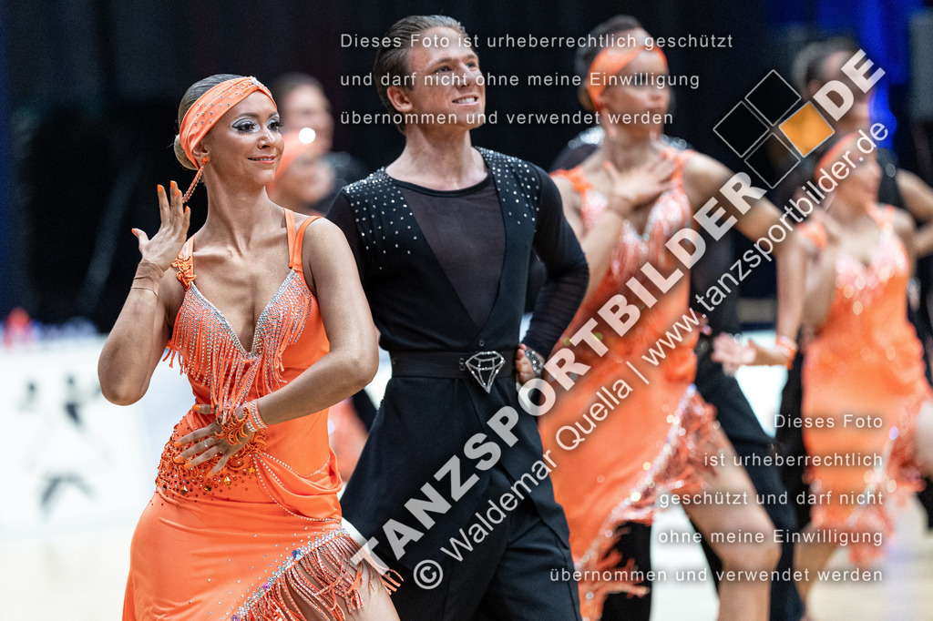 20240406-12103 | Hier finden Sie Tanz Bilder vom Latein und Standard Formationen tanzen. Sportbilder vom Tanzsport. Schöne Fotos und von Weltmeisterschaft, Europameisterschaft, Bundesliga, Regionalliga, Oberliga und Landesliga sowie von GOC Stuttgart, DanceComp, WM Bremen