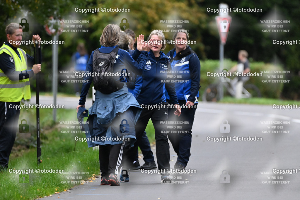 DSC_0668 | Heidi Hinrichs / Reepsholt (mitte) freut sich über das knappe Unentschieden